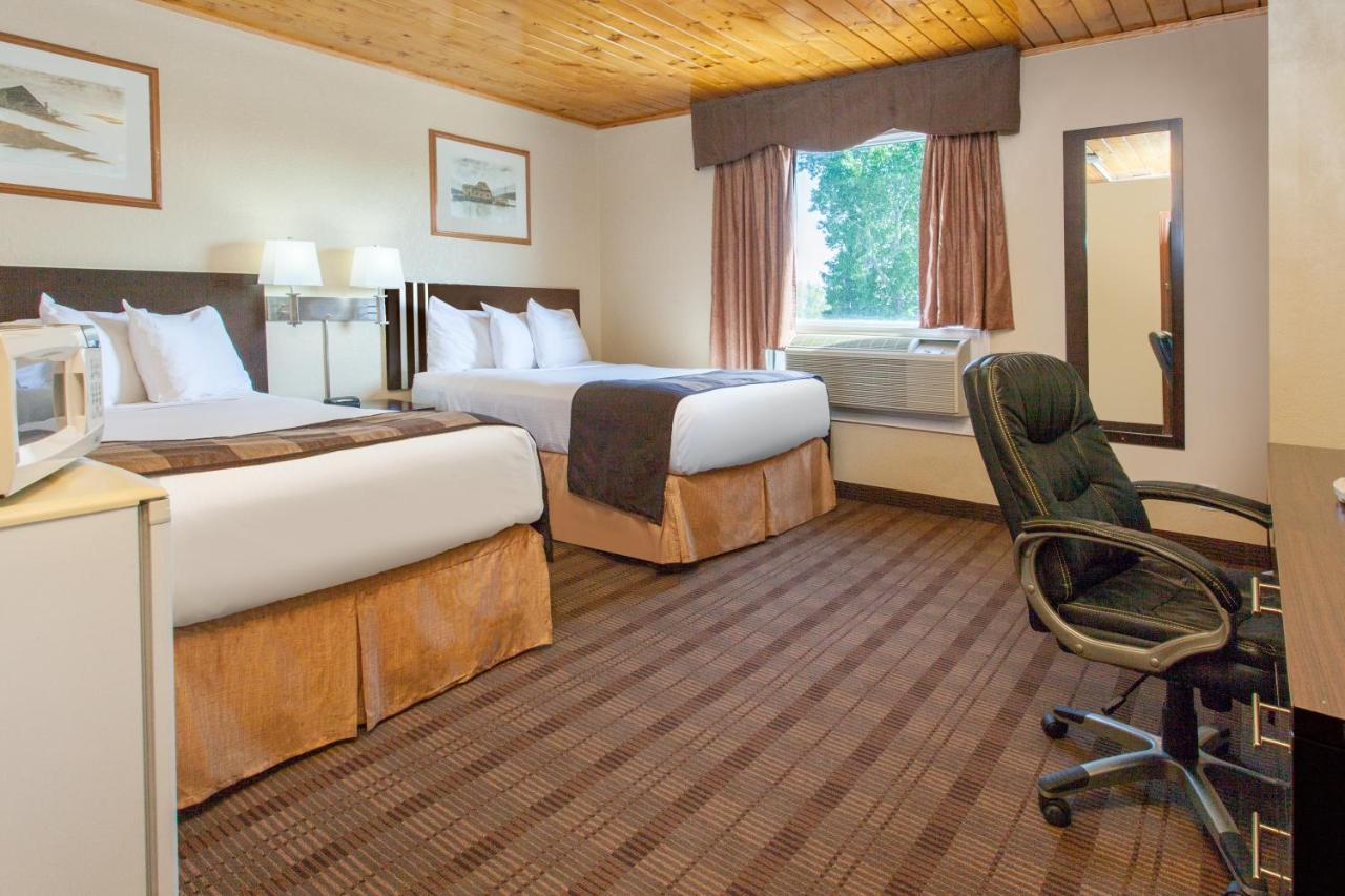 Econo Lodge Inn & Suites Медисин Хет Екстериор снимка