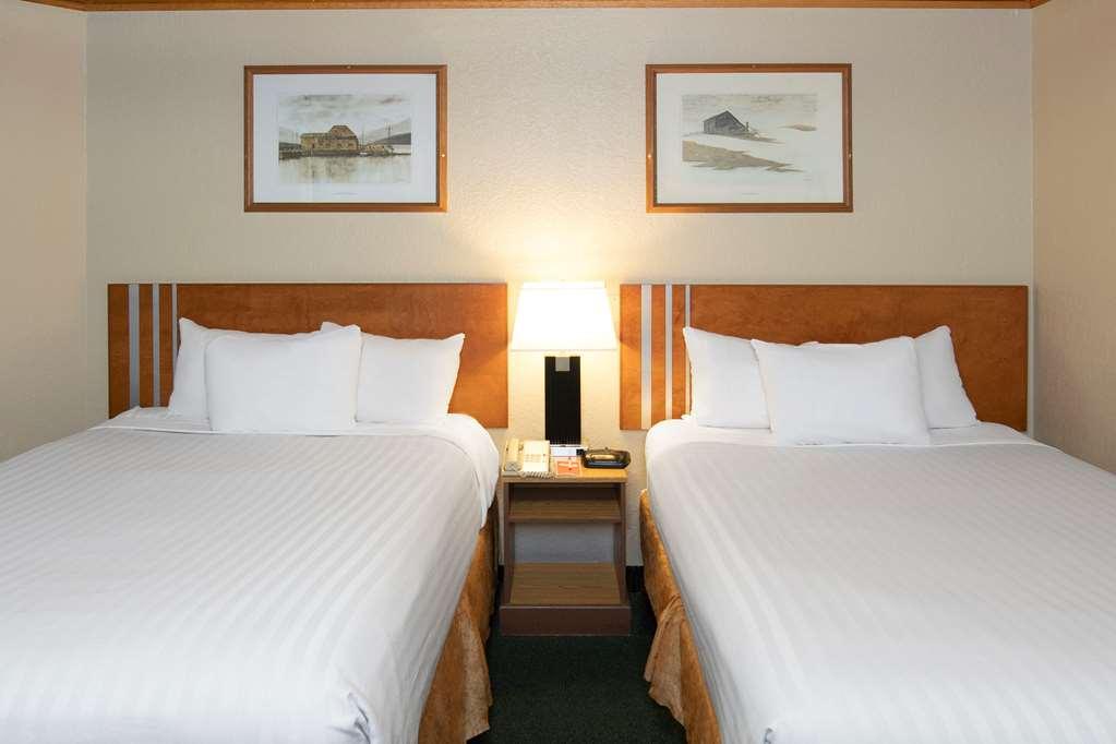 Econo Lodge Inn & Suites Медисин Хет Стая снимка