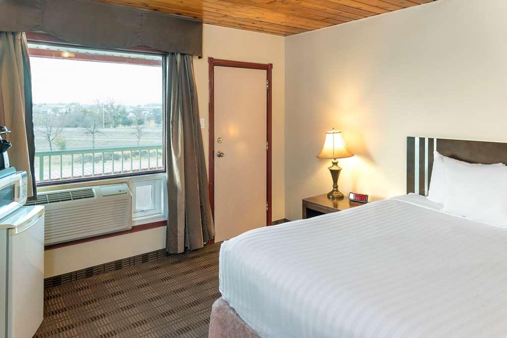 Econo Lodge Inn & Suites Медисин Хет Стая снимка