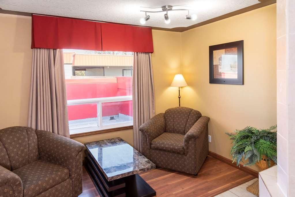 Econo Lodge Inn & Suites Медисин Хет Стая снимка